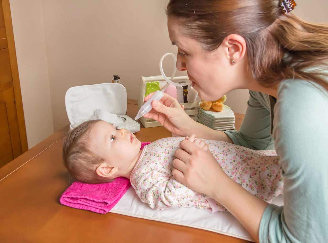 bien déboucher le nez de son bébé enrhumé