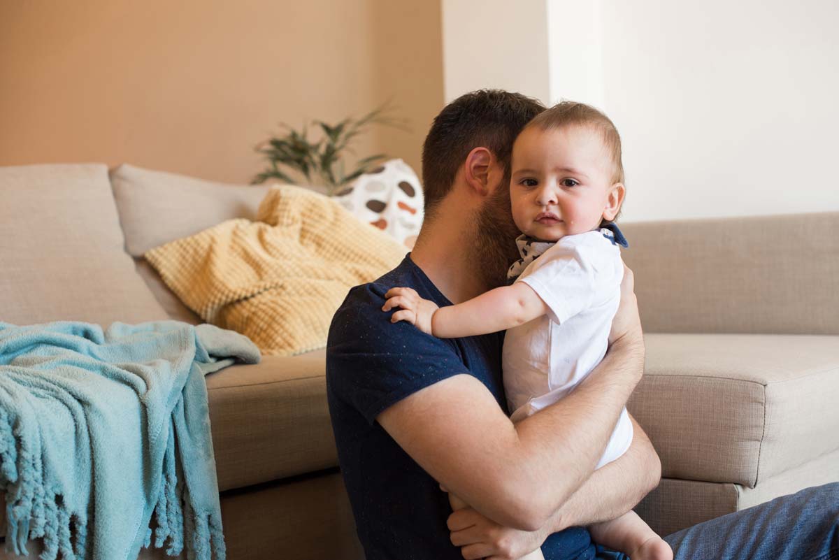 porter bébé pour apaiser les douleurs