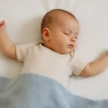 Les positions sûres pour endormir bébé en toute sécurité